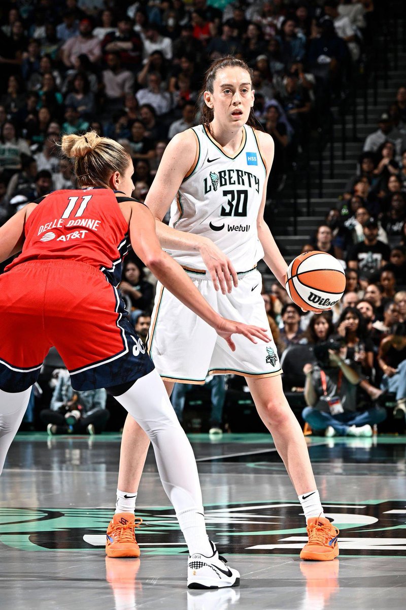 TheSeafoamWall's tweet image. Breanna Stewart in Game 2:

🗽 27 PTS 
🗽 9 REB
🗽 3 BLK
🗽 2 STL