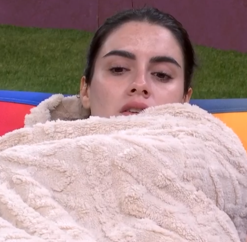 Dvooc_'s tweet photo. Yo por la mañana decidiendo si de verdad me renta ir a primera hora o me la puedo saltar.

#GHVIP20S #GHVIPLimite https://t.co/ZgpXG9ral1