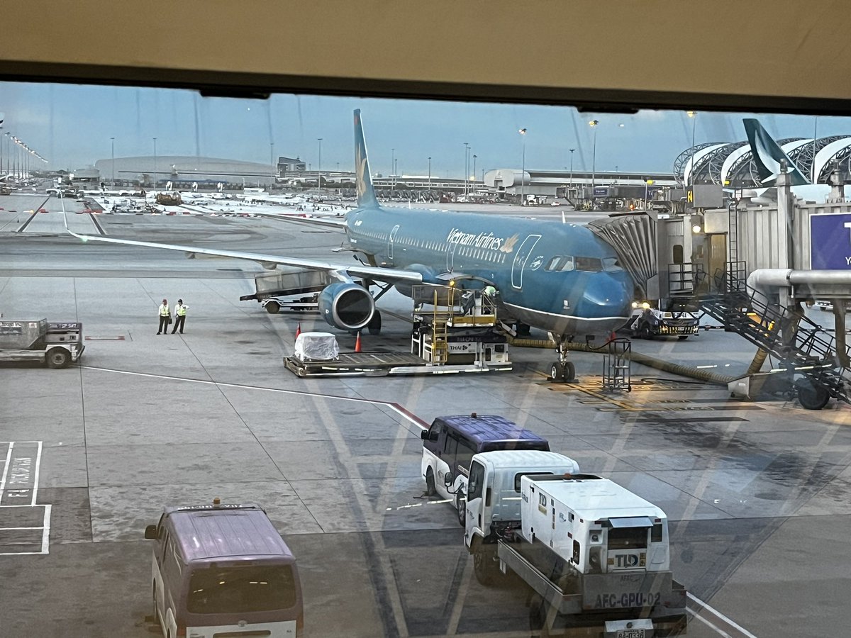 ctrevai's tweet photo. 昨日はバンコクからハノイへ、今週ももう少し。来週は飛行機乗らなくて良い一週間だといいな。#今日の飛行機 #hanoi #出張 https://t.co/fr32CODCHJ