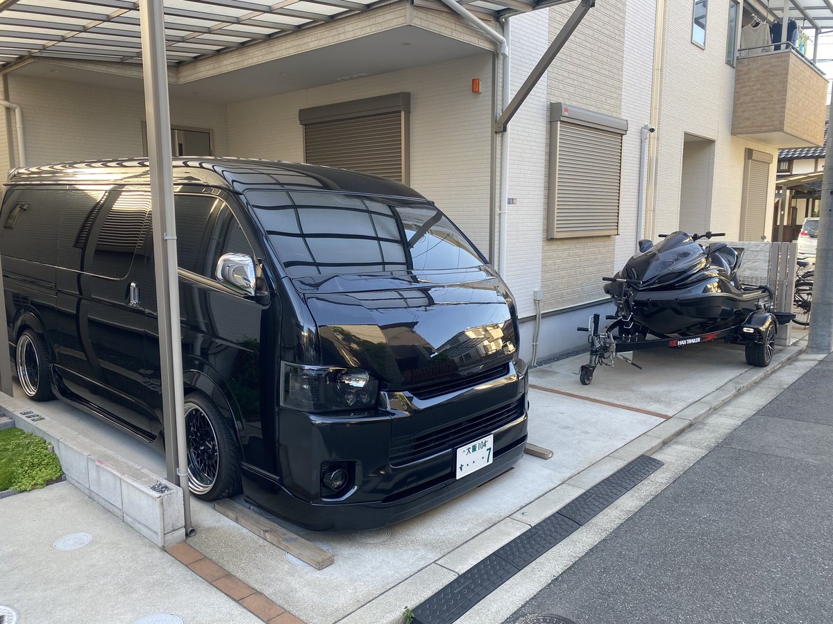 35oxVSDB7Vbasic's tweet photo. ハイエース2ヶ月で飽きたからちょっと前にハマー増車。
ハイエースは約5ヶ月車屋さんに止めっぱなし。笑 https://t.co/x1sqlEDGmW