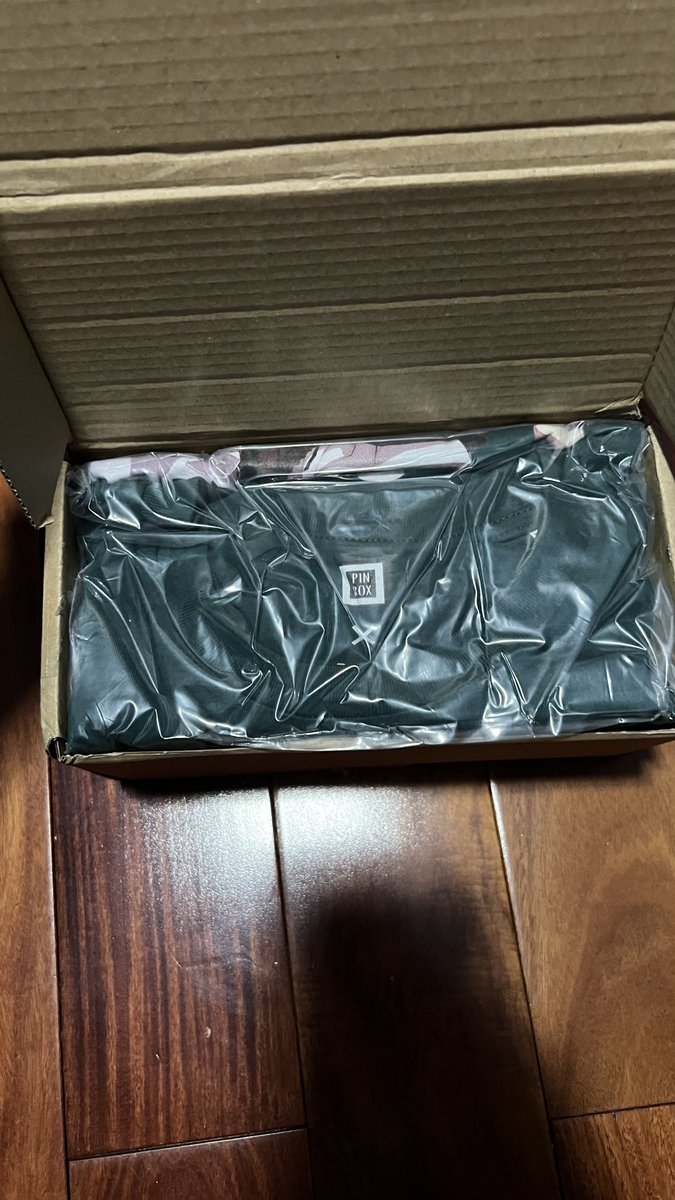 legendcalweeb's tweet image. From the Last Chance sale from Pinbox, I bought more Trails in the Sky T-shirts, A Bracer Emblem and SSS badge pins! Thank you so much @PinBoxLtd! I will keep on supporting your business! #Pinbox #Kiseki #NihonFalcom #Falcom #TrailsintheSky #TrailsfromZero