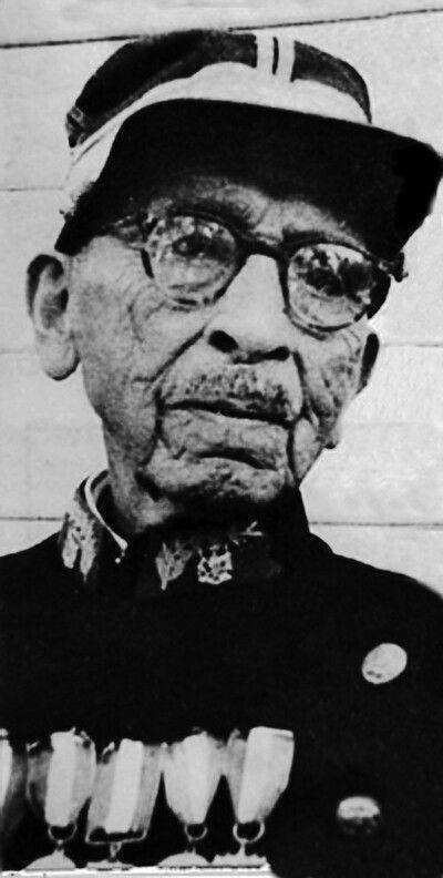 El 22 de febrero de 1967 falleció el último combatiente chileno de la Guerra del Pacifico. Fue el general de División Ricardo Orellana Olate, quien falleció en Temuco a los 107 años de edad . Fotografía del año 1950 #ParadaMilitar2023