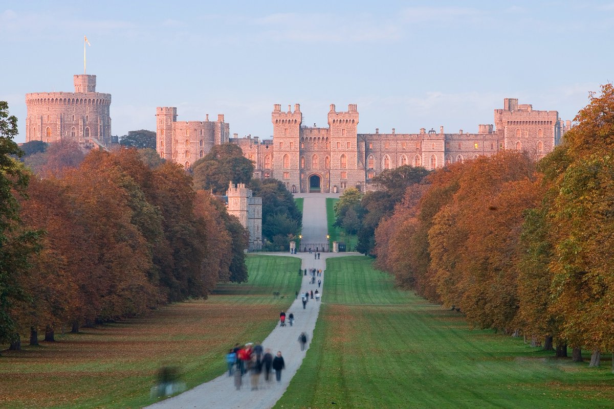 I find it interesting that #WindsorCastle is the longest occupied palace in Europe.

It has been used by the reigning monarch of #England for over 900 years.

It was constructed under King William I, otherwise known as William the Conquerer or William the Bastard.

It is