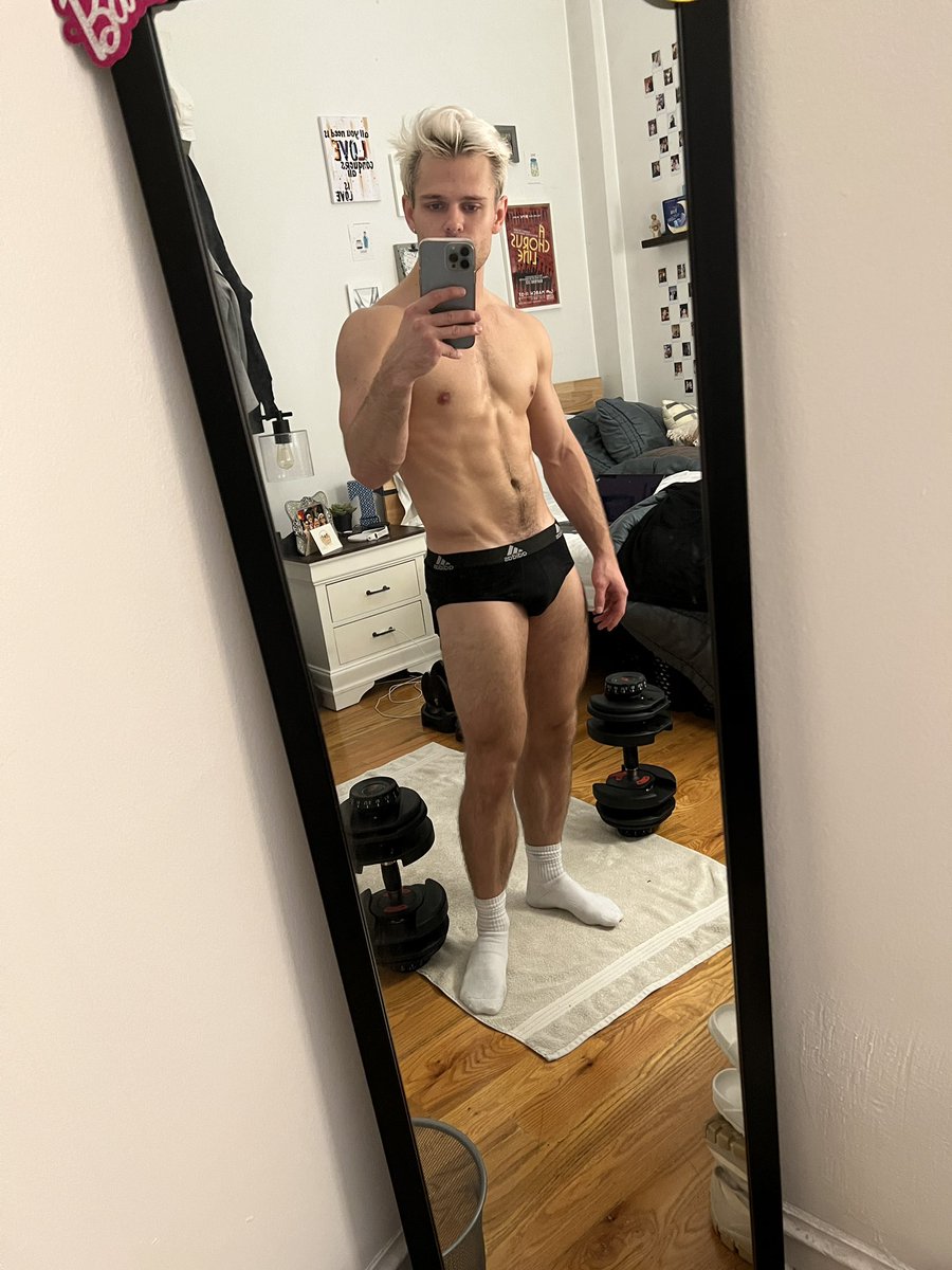 tannerpflueger's tweet photo. Just checking in. 😌 https://t.co/KAO2htSFiA