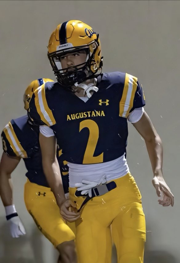 M_Juarez25's tweet photo. Horizon’s Own @DerekHttps out there with a great program! Sad I don’t have another season here with him, but proud of the work he’s putting in!! #RepTheH #ScorpionStrong @ClintISD https://t.co/TLk8Hja1Ec