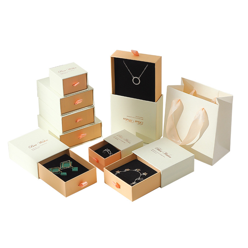 jialanpackage's tweet image. Luxury Jewelry Packaging Gift Box, different sizes.  Stock is available.
MOQ for customized boxes: 500pcs for one design and one size.

Yiwu Jialan Package offers OEM &amp;amp; ODM service for paper boxes and bags.
Web: good-package.com/?twitter=1
#giftbox #customizedboxes #jewelrypackaging