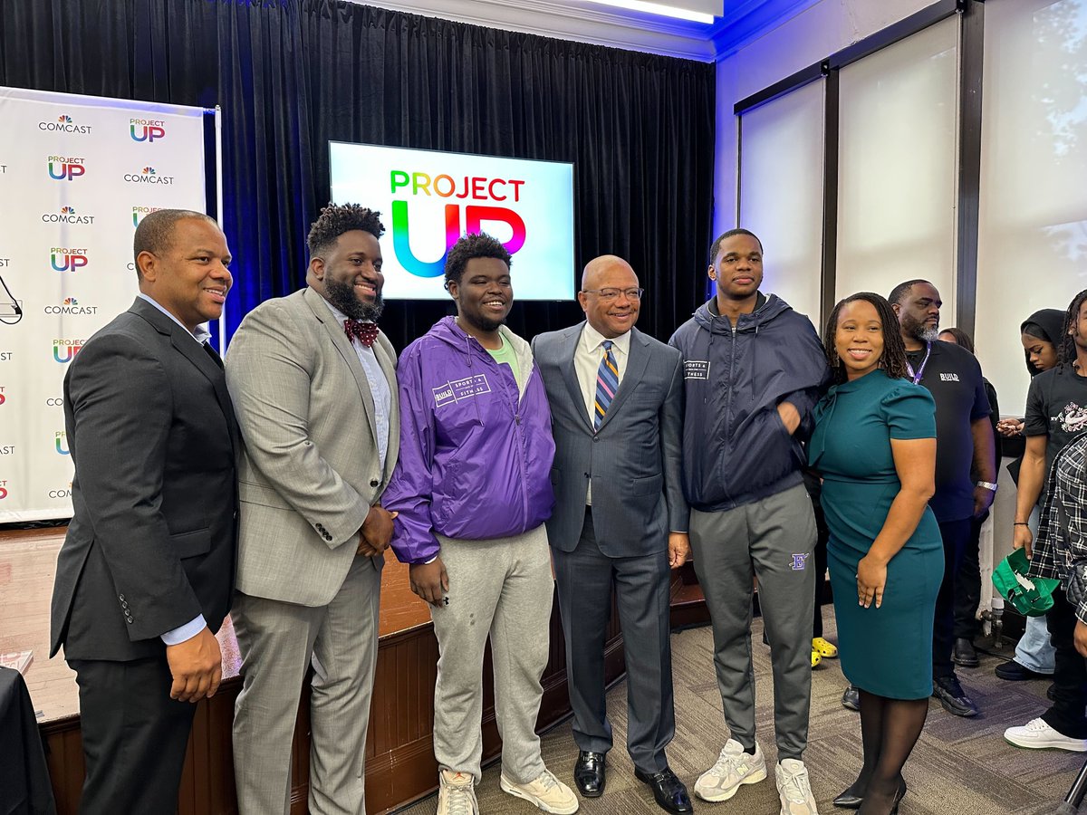 Today youth from the @ObamaFoundation’s My Brother's Keeper Alliance and @girlsalliance programs received 100 laptops as part of Project UP, a digital equity initiative. We are so grateful for our network of partners who help to close opportunity gaps for our boys and young men