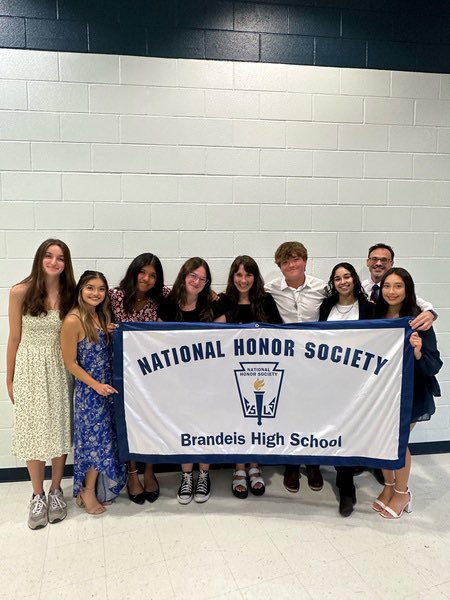 Emily Simon (@mrsesb) on Twitter photo another NHS induction in the books!! love this organization and love this team!! π€ <a href="/NISDBrandeis/">Brandeis High School</a> another NHS induction in the books!! love this organization and love this team!! π€ <a href="/NISDBrandeis/">Brandeis High School</a>