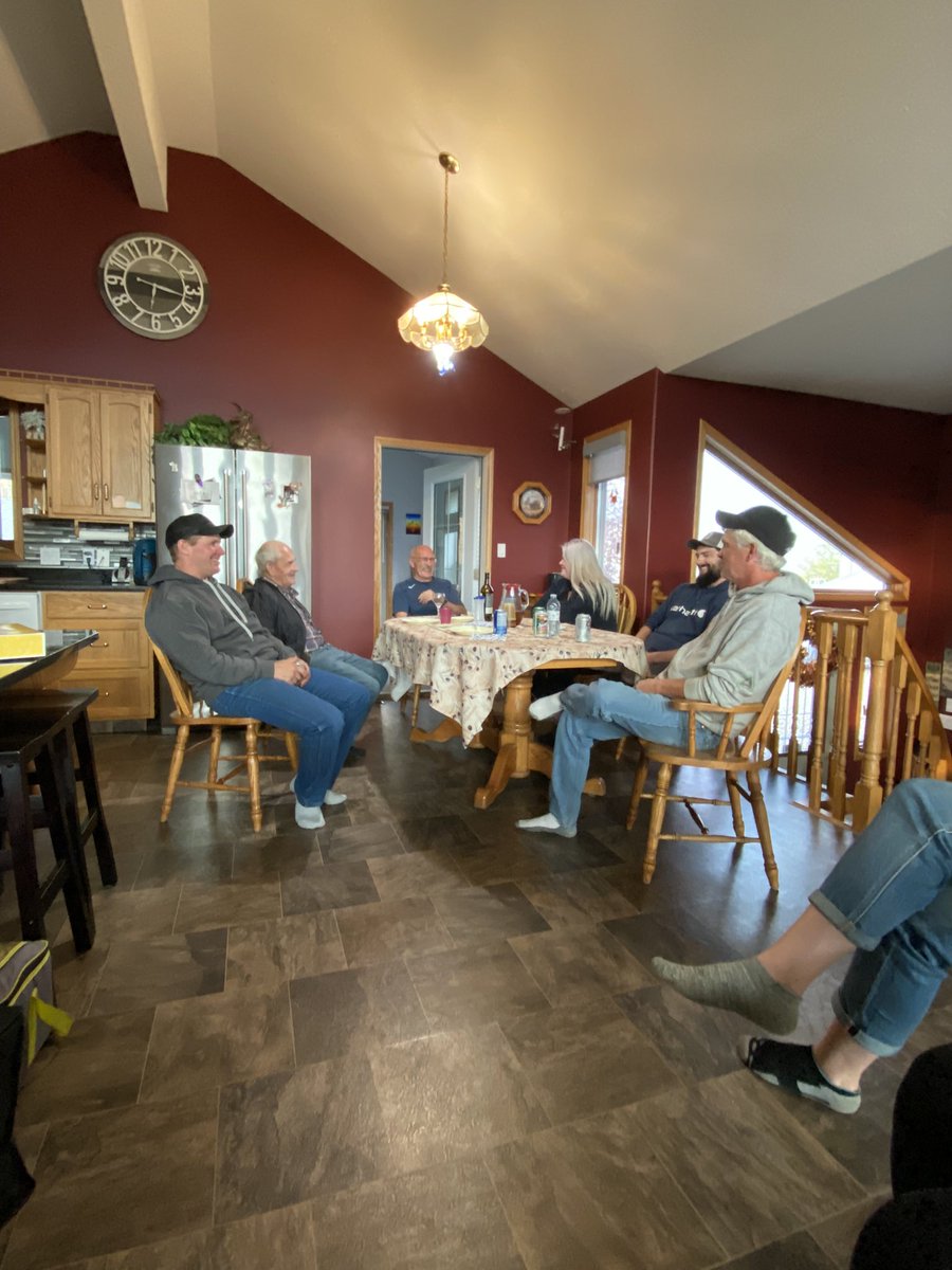 Thanks <a href="/SoloduchaPatty/">Patty Soloducha</a> and <a href="/BrookeBCMoon/">Brooke Moon</a> with <a href="/ADAMA_CAN/">ADAMA Canada</a> delivering supper tonight! Got a splash of rain so we were inside, thanks for opening your home to us! Lots of laughs
#SynergyAGBrieux
#rootsyoucancounton