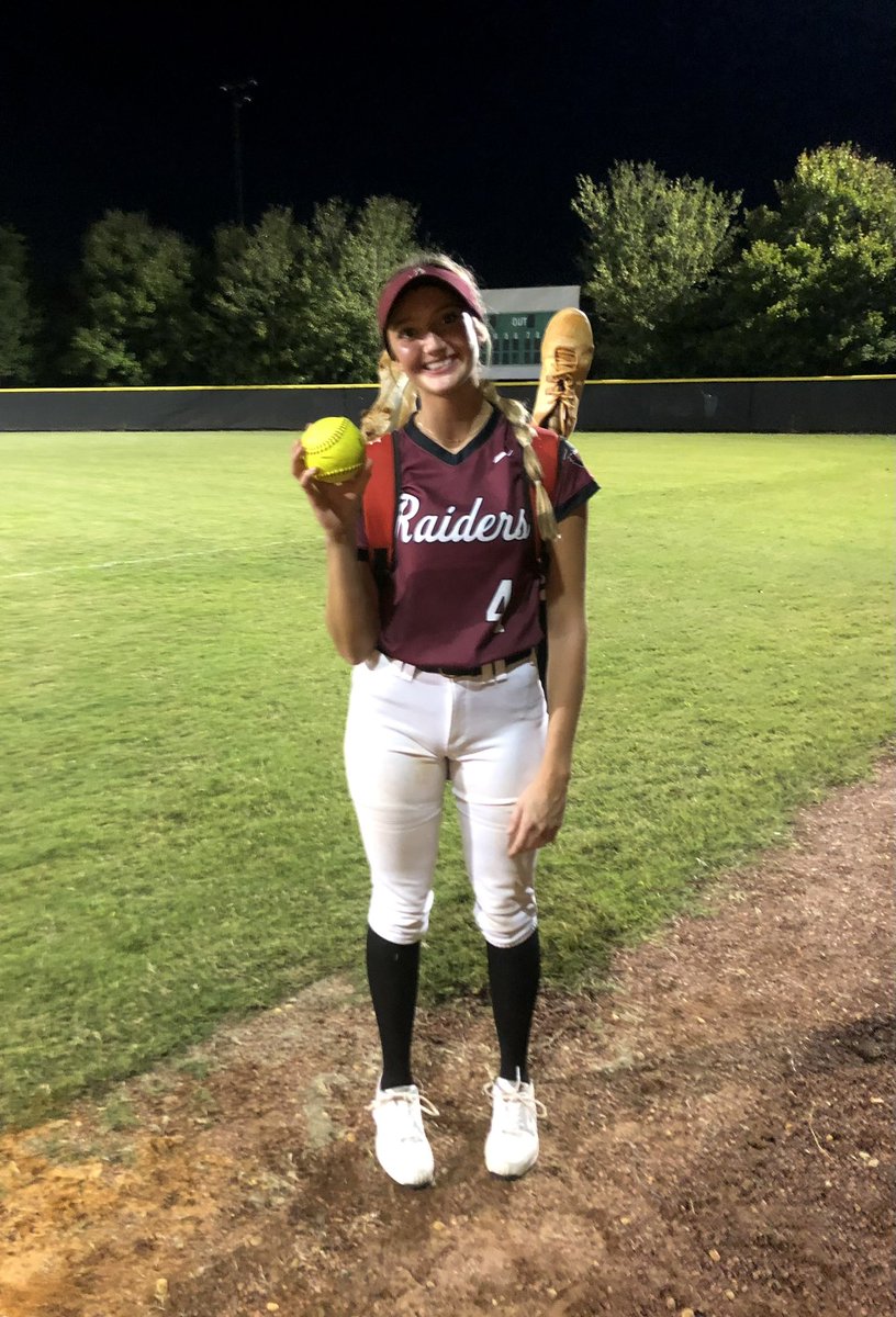 kate_brennan3's tweet photo. We fell short against Roswell tonight, but came out with a solo bomb!💣 Another region game against Pope on Thursday! @AHSSoftball2022 @EC05Bilz @EastCobbBullets @ExtraInningSB @BrenttEads @LegacyLegendsS1 https://t.co/vZcmEsnfWv