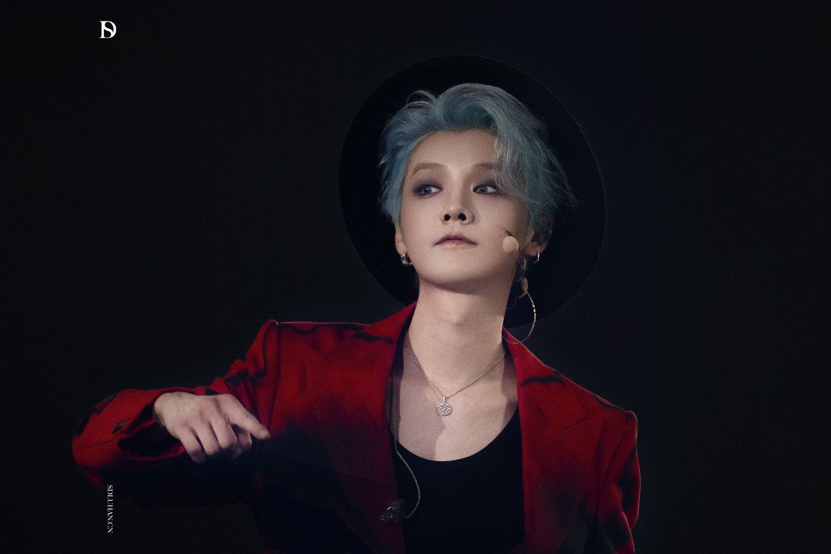 SDLUHAN's tweet photo. 🎩#鹿晗 #luhan #LuHan https://t.co/q0P5A7m9dj