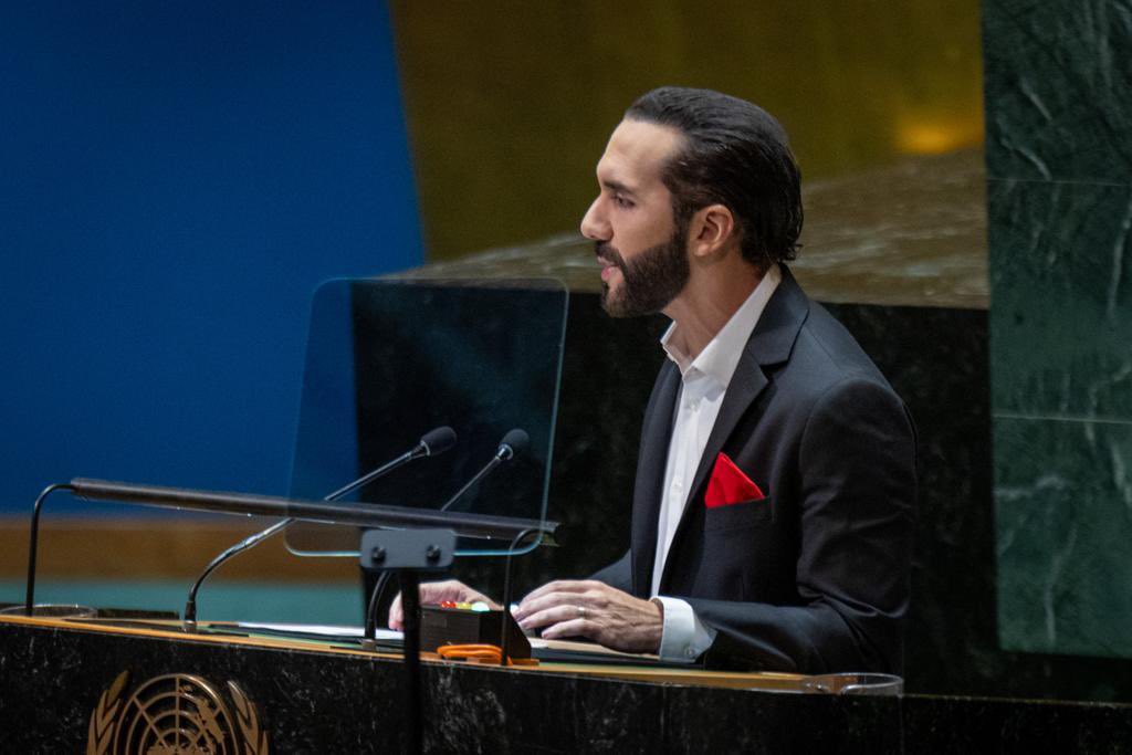 “La respuesta es clara y es sencilla: 

Deben tomar sus propias decisiones. 
Deben reafirmar su derecho a usar el sentido común, a probar sus propias recetas, ejecutar sus propios planes y a diseñar sus propios sistemas”, Presidente <a href="/nayibbukele/">Nayib Bukele</a>.

#BukeleONU
#UNGA