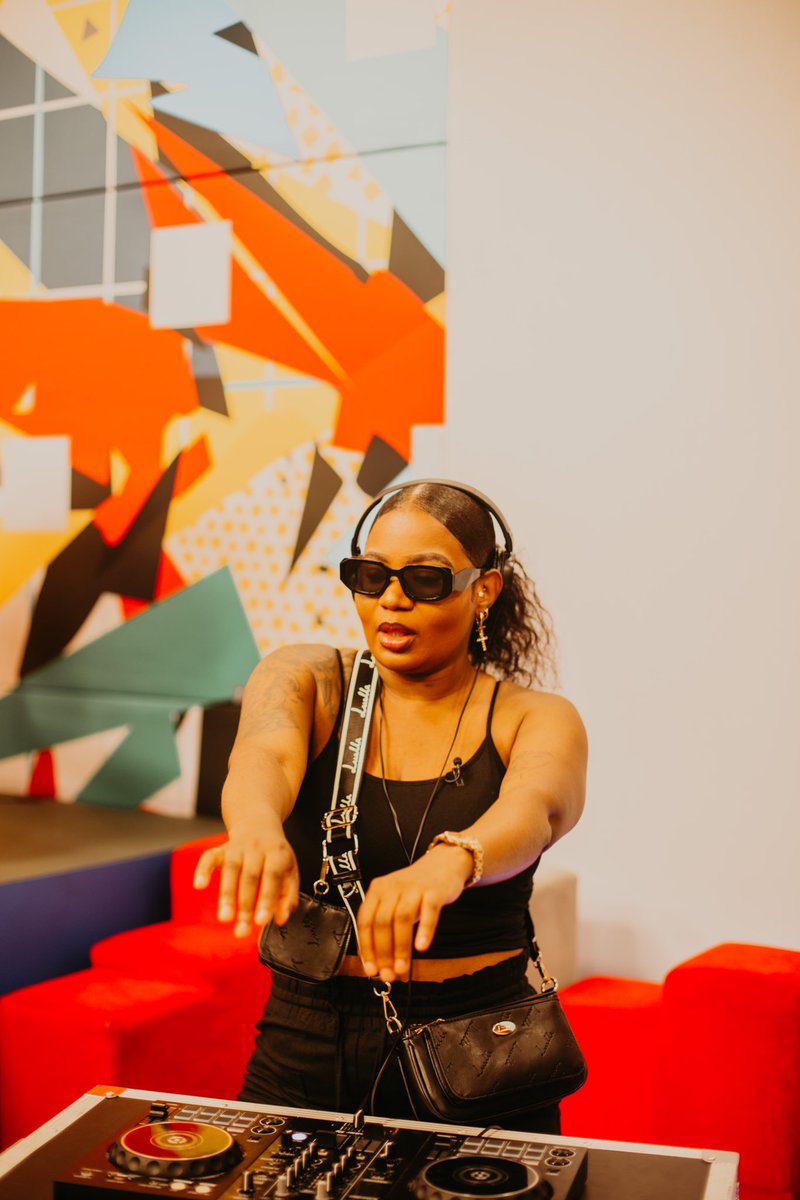 hecticnine9's tweet photo. YESTERDAY WAS TEW GOOD🔥🔥🔥
#somenine9
Thank you to @avelamvalo for bringing us the HEAT!
DO NOT FORGET ABOUT OUR HERITAGE DAY COMPETITION CHILE!
YOU COULD BE R2000 RICHER!❤️WE'RE ON AGAIN BESTIES! 4:30 ONLY ON SABC 2 🏌️♂️
Photography by @mpumelelobeli_photography98 🔥 https://t.co/Cm4wPmsBvW