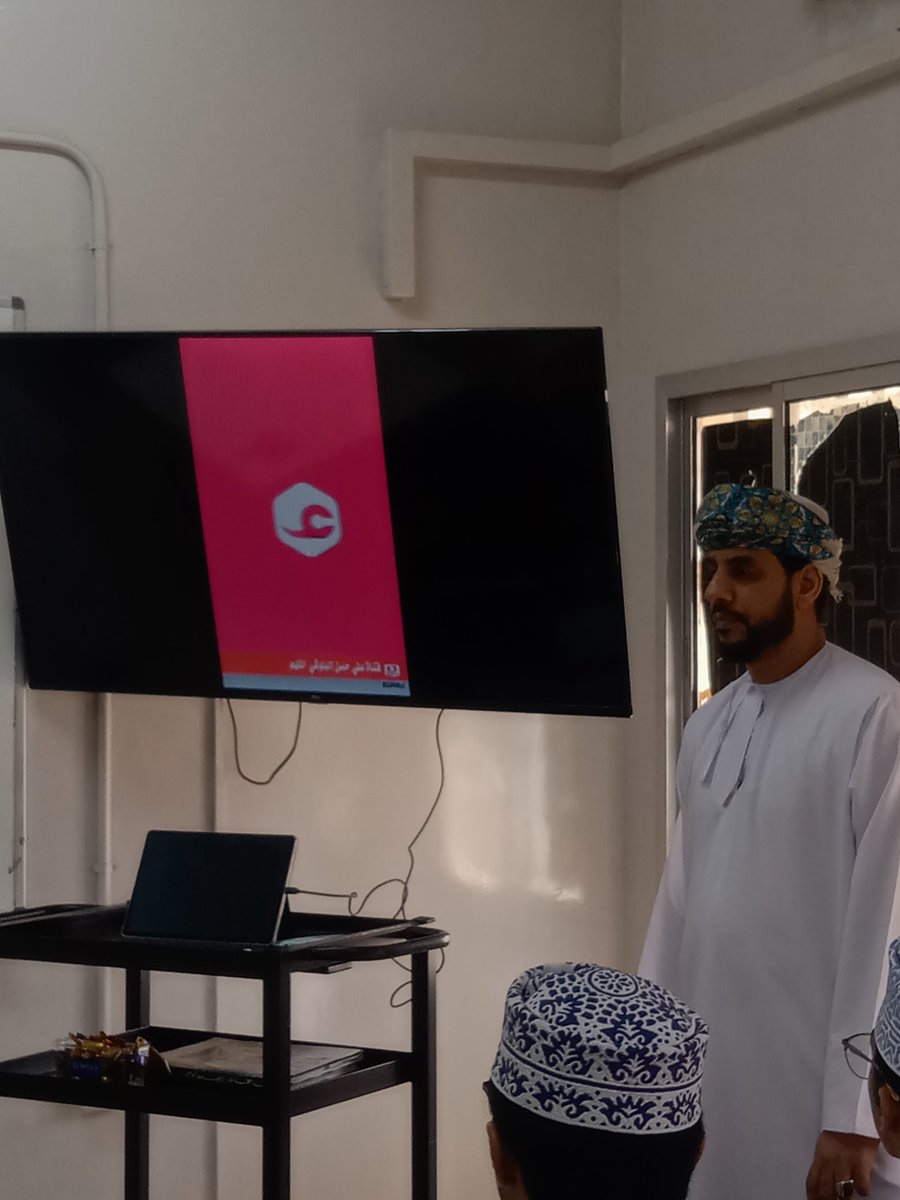 WarithSchool's tweet photo. #فعاليات_تعليمية_شمال_الباطنة 
نفذ الطالبين / عبدالعزيز السعدي وتيمور الشكيلي حصة في مادة الدراسات الاجتماعية بعنوان  ( عمان الموقع ومظاهر السطح ) السبخات الداخلية والساحلية باستخدام طريقة جوجل ايرت  تحت اشراف الاستاذ سعيد الريامي معلم  المادة . https://t.co/Yh7KH4FQbv