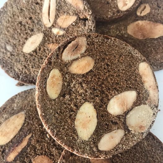 TerresdeMestral's tweet photo. A les #TerresDeMestral gaudim d'uns #elaboradors que fan delícies amb el #productelocal 😋😍
Foto: #Deviteca
#ProducteDeProximitat
#ProducteDeQualitat
#DelCampATaula
#ComerçLocal
#avellana
#ametlla
#farinagarrofa
#sensacions
#TerresDeMestralTerresDeSabors
#DeLEbreALaMediterrània https://t.co/UPuGWBZ1AP