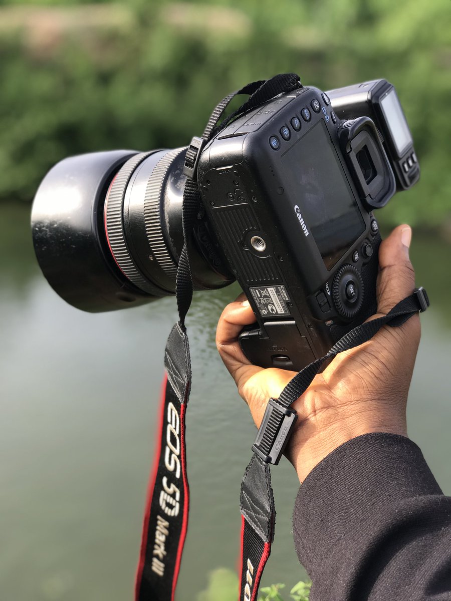 As a photographer, you’re leaving money on the table when you do this 

// A Thread 🧵//