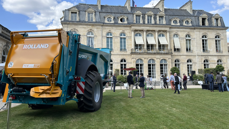 agence_api's tweet image. [#APINews] Leader français du véhicule remorqué agricole, le groupe #Rolland poursuit ses investissements à Tréflévénez (29). Il devrait clore son exercice 2022/23 sur un CA d’environ 45 M€, similaire à celui de n-1 🔗🔓 agence-api.ouest-france.fr/article/specia…