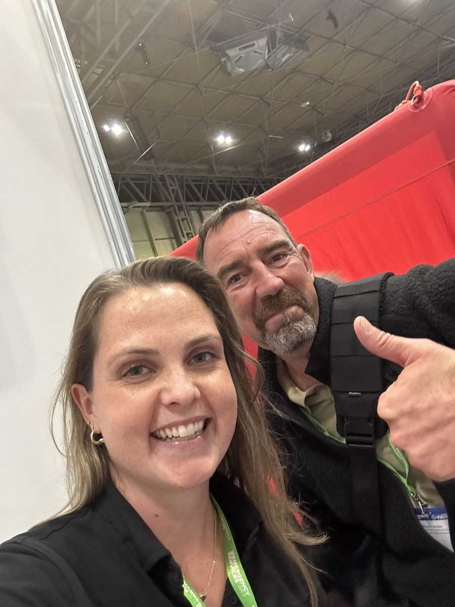 corrmed's tweet photo. A brilliant day 1 at @emergencyukshow meeting lots of new faces and finally getting to put a face to the name of @RhodriJordan!! Thank you for dropping by, was great to meet 🤩
Day 2, we are ready for you 💪 #ess23 https://t.co/81ZJVqzouy