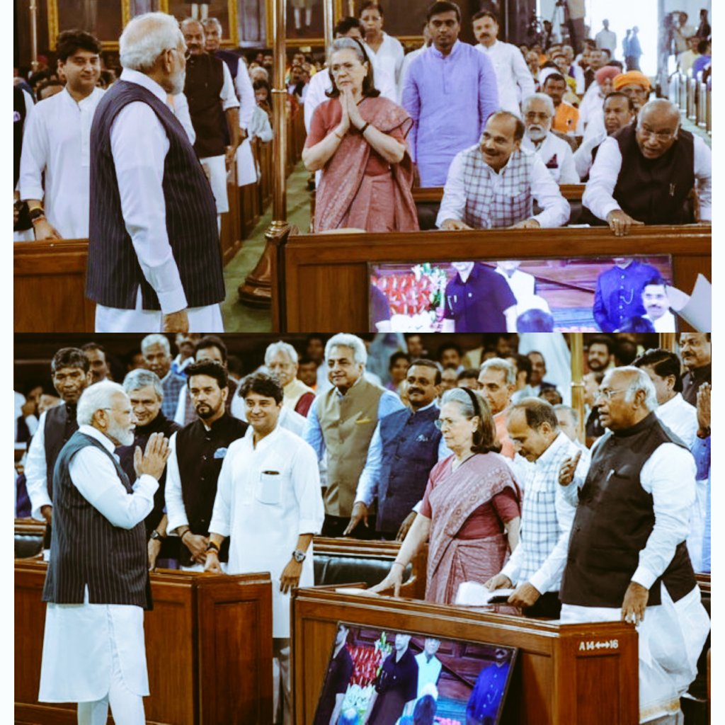 JitendrA_Pal9's tweet photo. अब हम क्या ही कहे.. इन तस्वीर को लेकर क्या ही राजनीति की जा रही है... https://t.co/I8oO4PzJbl