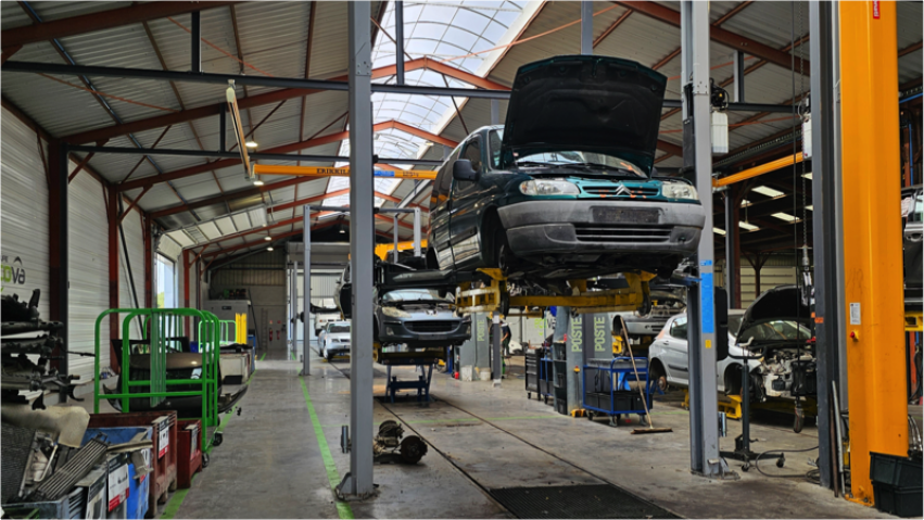agence_api's tweet image. [#APINews] Le groupe de recyclage automobile #Ecova (56) signe la reprise de son 6e site de #déconstruction de véhicules hors d’usage, avec celui de JP #Pedron d’Yffiniac (22) qui compte 12 salariés.
➡️agence-api.ouest-france.fr/article/ecova-…