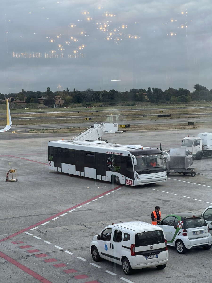 TomMeazey's tweet photo. I love airport vehicles. I feel like I’m in a Gerry Anderson show. https://t.co/YVL4wPDrfg