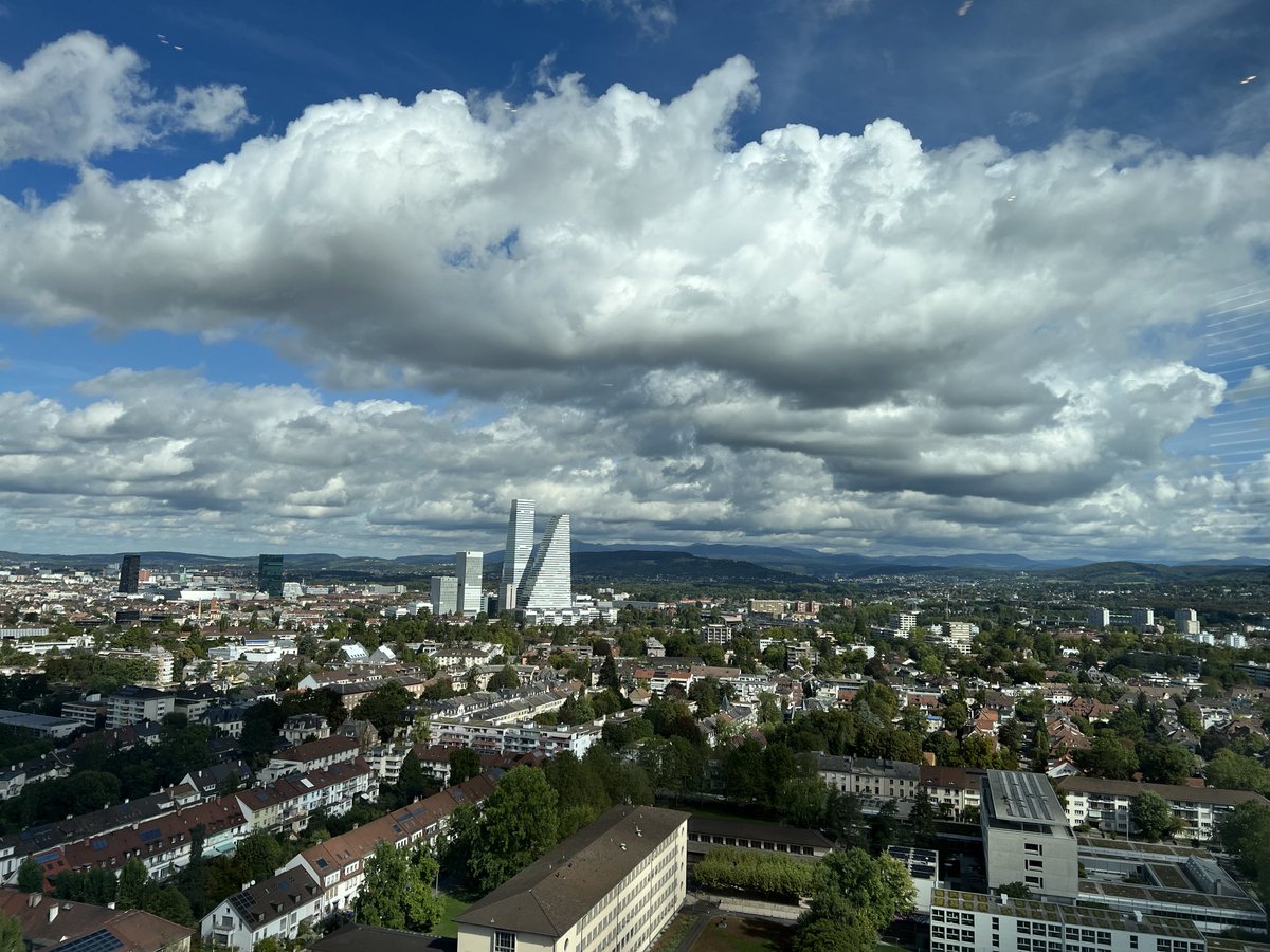 anobbmann's tweet photo. Working in the cloud with a view on clouds is really nice 🤘 https://t.co/rDgQGIISXP
