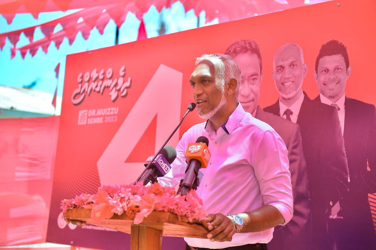 ProgressPartyMV's tweet photo. PPM PNC ge Riyaasy Candidate Dr. Mohamed Muizzu N. Maalhendhoo rayyithunnaa badhdhalu kurevvun 
@MMuizzu 

#Vote4Muizzu
#DrMuizzuSembe2023
#DhiveheengeRaajje
#FreePresidentYameen 
#DrMuizzuBoduthanun https://t.co/DmpRxsb83s