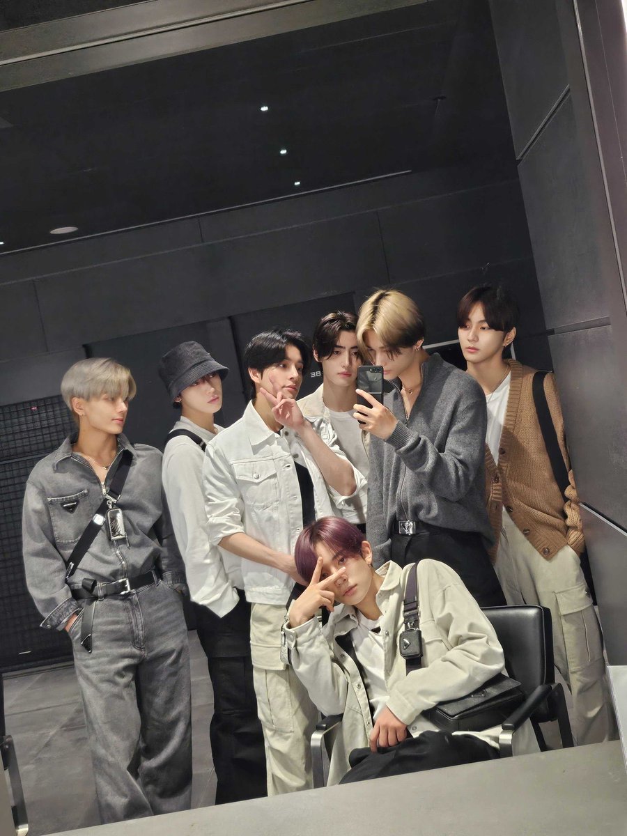 jaykookienats's tweet photo. jay 😭 https://t.co/uT7Ss0A1o3