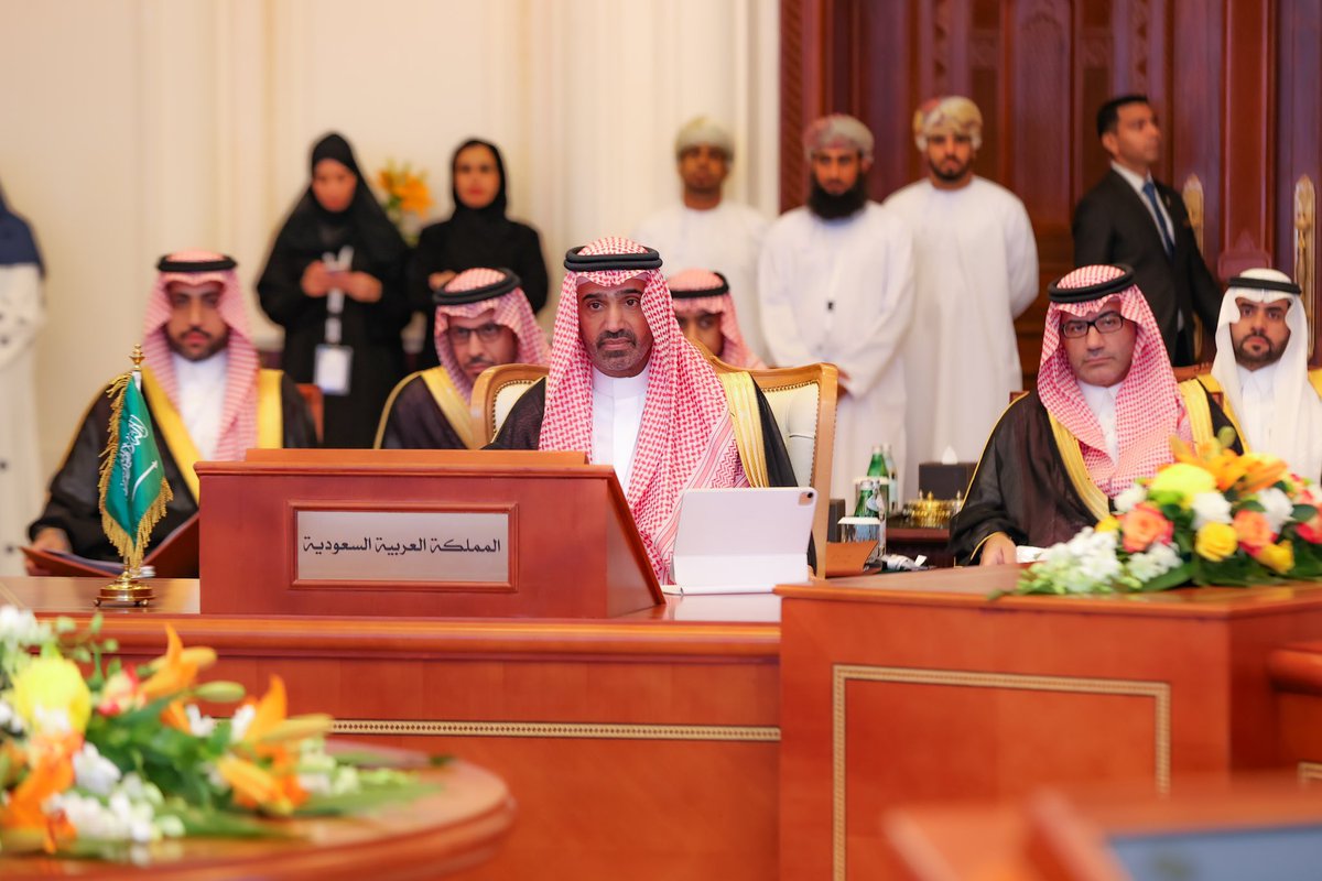 Ahmed_S_Alrajhi's tweet photo. خلال اجتماع وزراء العمل بدول #مجلس_التعاون اليوم في #مسقط؛ تواصلت الجهود المشتركة نحو رؤية استراتيجية أكثر تقدماً لمواكبة المتغيرات العالمية في سوق العمل، وتطوير القوى العاملة، واحتساب مواطني دول الخليج ضمن نسب التوطين، بما يعزز من مساهمة قدراتنا البشرية في التنمية الاقتصادية. https://t.co/r0Ski0KxI2