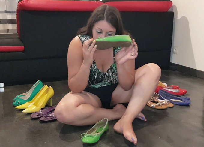 I love too much smell and lick my shoes !!! Someone want give me some help? 😋😋 https://t.co/Epz9xXw8<a href="/tag/feet"class="tags"><span>#feet</span></a><a href="/tag/feetfetish"class="tags"><span>#feetfetish</span></a><a href="/tag/nyl"class="tags"><span>#nyl</span></a>