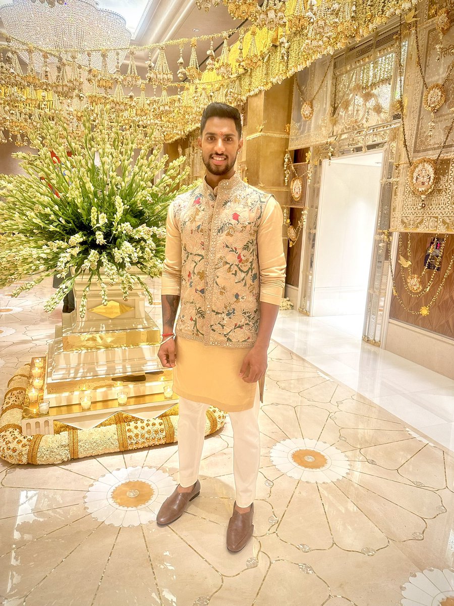 TilakV9's tweet image. Happy Ganesh Chaturthi ❤️✨