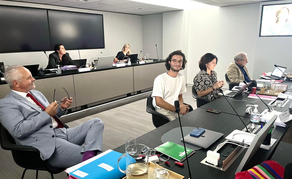 cnomk's tweet photo. [Séminaire du Conseil national 📝]  

Hier après-midi, le documentaire "Kinésithérapie : la vie en mouvement" a été diffusé devant l'ensemble des élus du @cnomk, en présence d'@AntoninAuthier, son co-réalisateur. 🎥 

#ConseilNational #CNOMK 
Documentaire co-réalisé avec Sam JOLLY et @qreepyboy