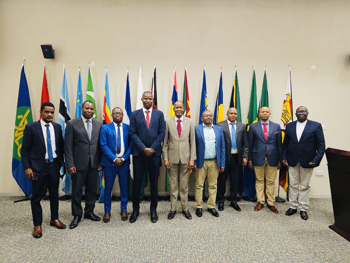SAf_CNGO's tweet photo. [1/2] The @SADCCNGO_Offic Executive Committee, together with the Secretariat, met with the #SADC Secretariat, at the pleasure of the Executive Secretary, H.E. Mr. Elias Magosi, on the 13th September 2023 to present our note verbale. https://t.co/aRFhG59zzX