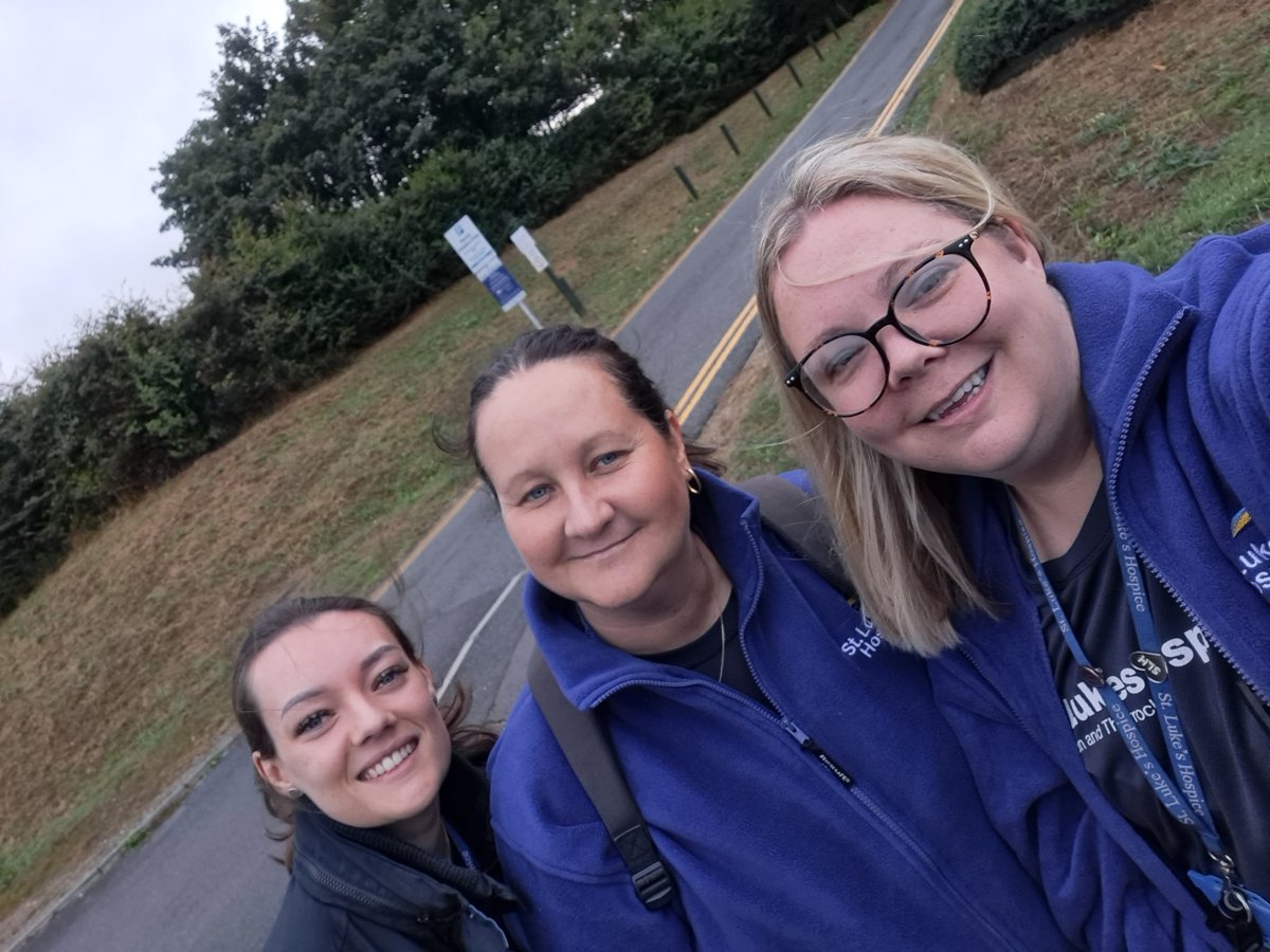 And we are off!! Our final check of the <a href="/StLukesHospiceB/">St. Luke's Hospice (Basildon & District)</a> St Lukes Loop walk taking place on Sun 8th Oct. Check out our website for more details stlukeshospice.com/st-lukes-loop 💙💛