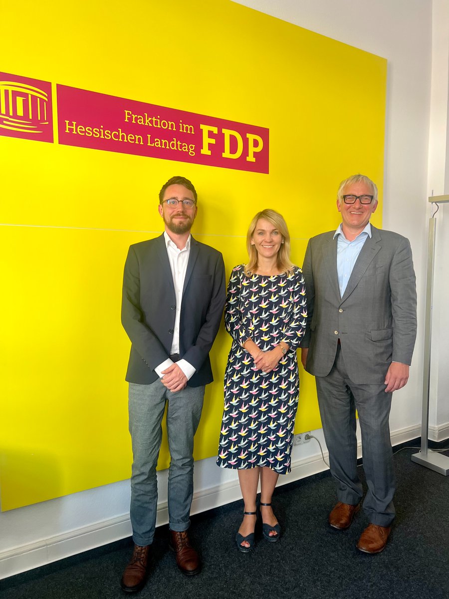 Bald ist #Landtagswahl in #Hessen. <a href="/philipp_wendt/">Philipp Wendt</a> und <a href="/WiebkeFDP/">Wiebke Knell</a> haben über die Zeit danach und darüber, was die Politik für einen starken #Verbraucherschutz und bessere #Verbraucherbildung tun kann, gesprochen. Danke für den Austausch.