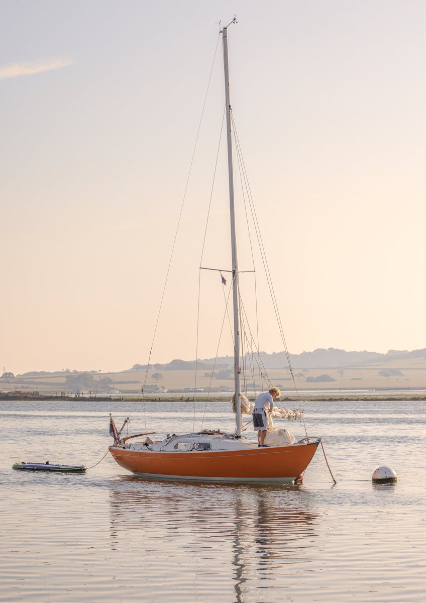 Traqual mornings on the water.

#isleofwight #yachtlife #morningvibes #travelphotography #ntisleofwight #yachtlifestyle #beautifulplaces #boatsofinstagram #newtowncreek #isleofwightshots