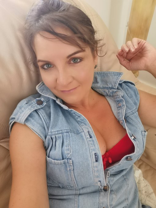 Coucou 😍 comment &ccedil;a va aujourd'hui ? https://t.co/bwtVf7zlta