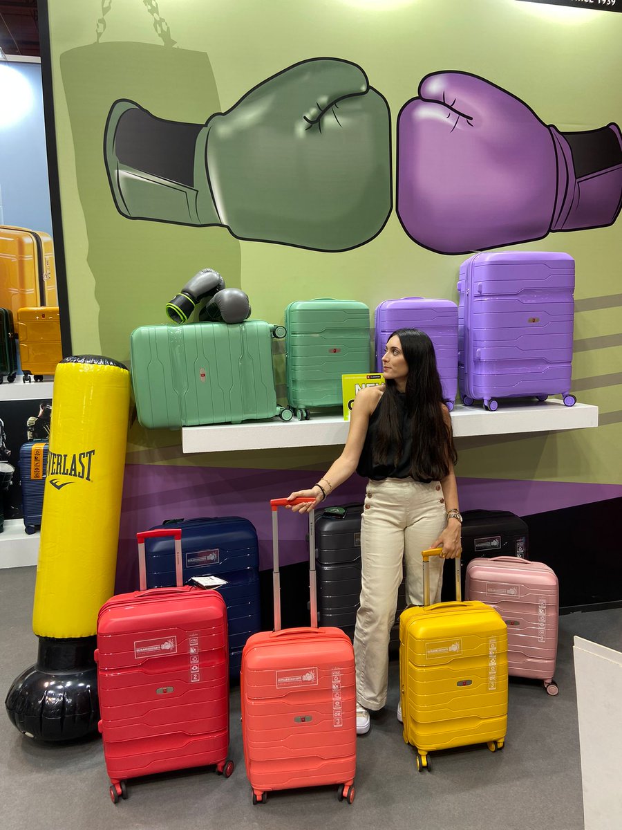 🌈 #colours - BOXING 🥊🥊🥊🥊

La #maleta más RESISTENTE para #viajar 

#travel #color #viagem #viatjar #luggage #polypropylene #maletasgladiator #boxing #resist