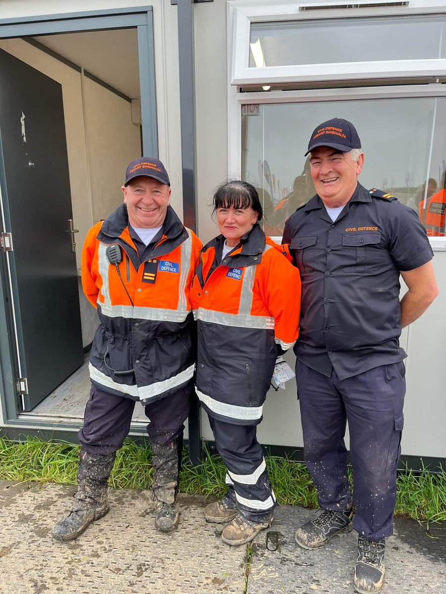 emergencytimes's tweet photo. Civil Defence teams prepare for their second day at the #Ploughing in Laois in an operational, promotional &amp; recruitment capacity. Find out about @CivilDefenceIRL and meet the officers &amp; volunteers.

📌 Block 4 
📌 Row 24 
📌 Stand 378
 
#CivilDefence #volunteers #Ploughing2023 https://t.co/l6YjdAPRoG