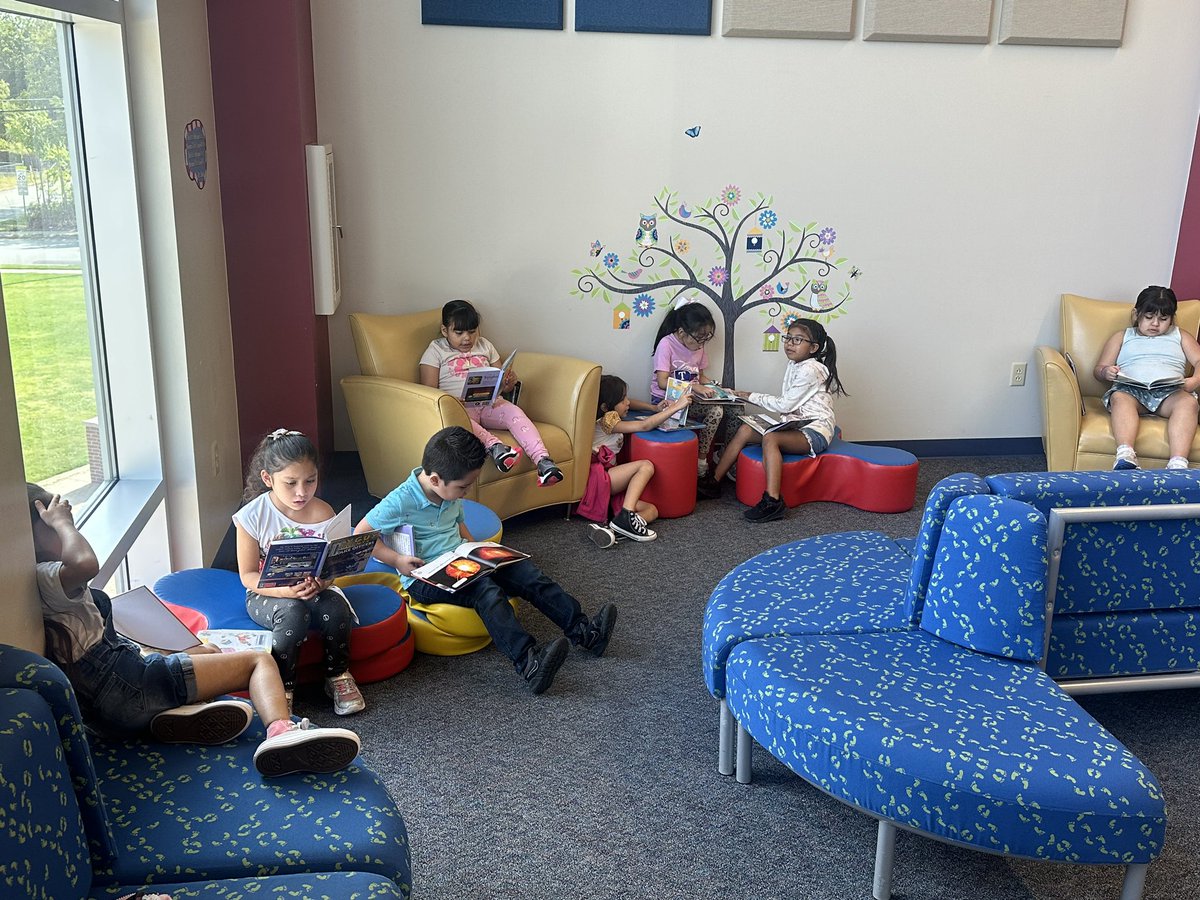 N__Castro's tweet photo. Weekly library visits are still my absolute favorite!  Ever since I could remember public or school library.  ❤️📚
#AVCato
@modonnellcisd 
#CastroFirstFun https://t.co/nbwyFYEIK4