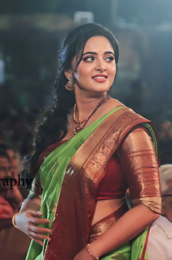 F6cAOcBaEAAoSLg?format=jpg&name=900x900