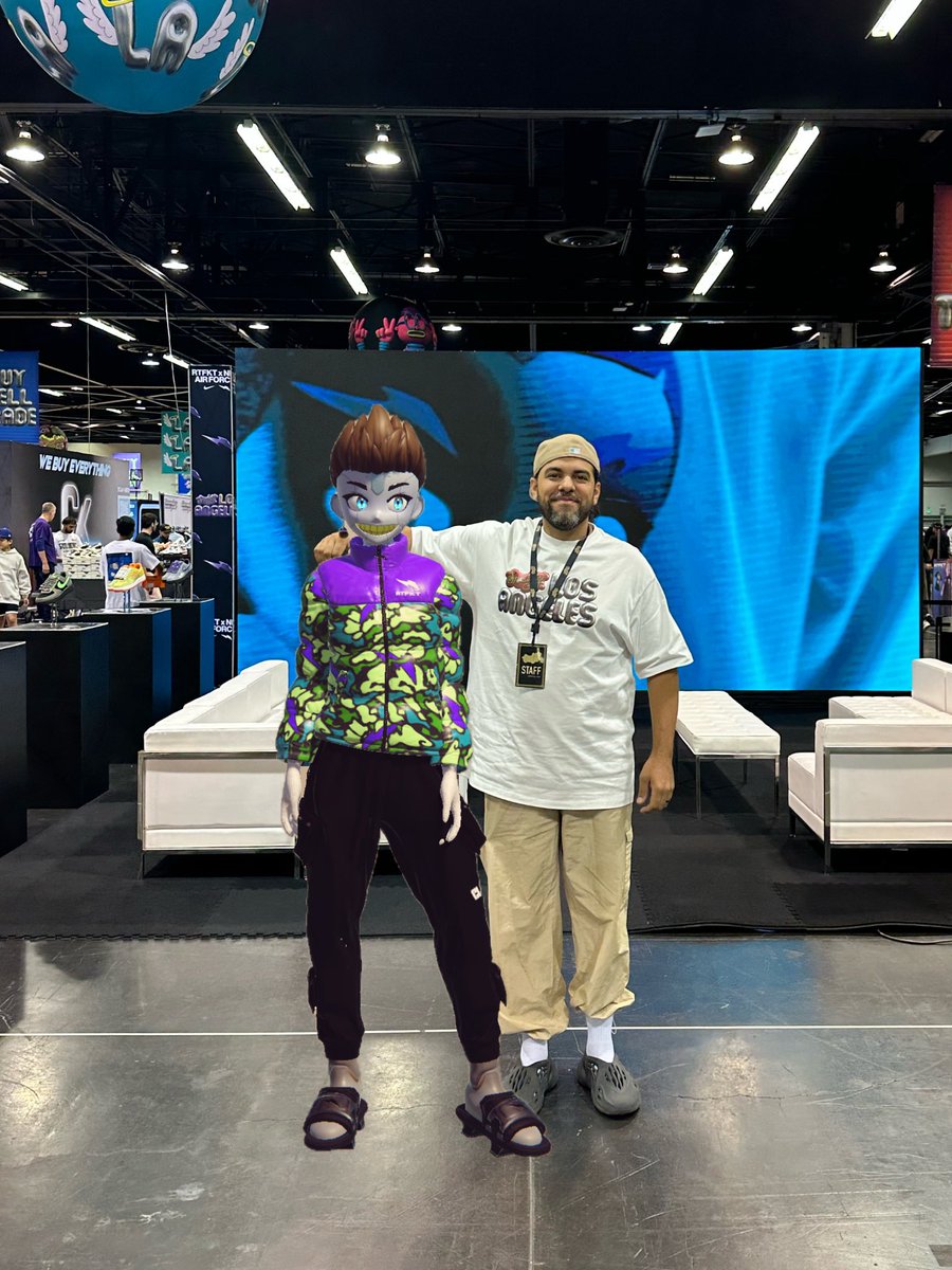 willneverstops's tweet photo. #MergingWorlds #13080 and I had an amazing time hosting the @RTFKT #CloneX family at @SneakerCon LA. Thank you to those that traveled so far, all who came through, and the many I had been dying to meet and now have. I am honored and elated to be one of us. #humbled https://t.co/BilVsB4guE