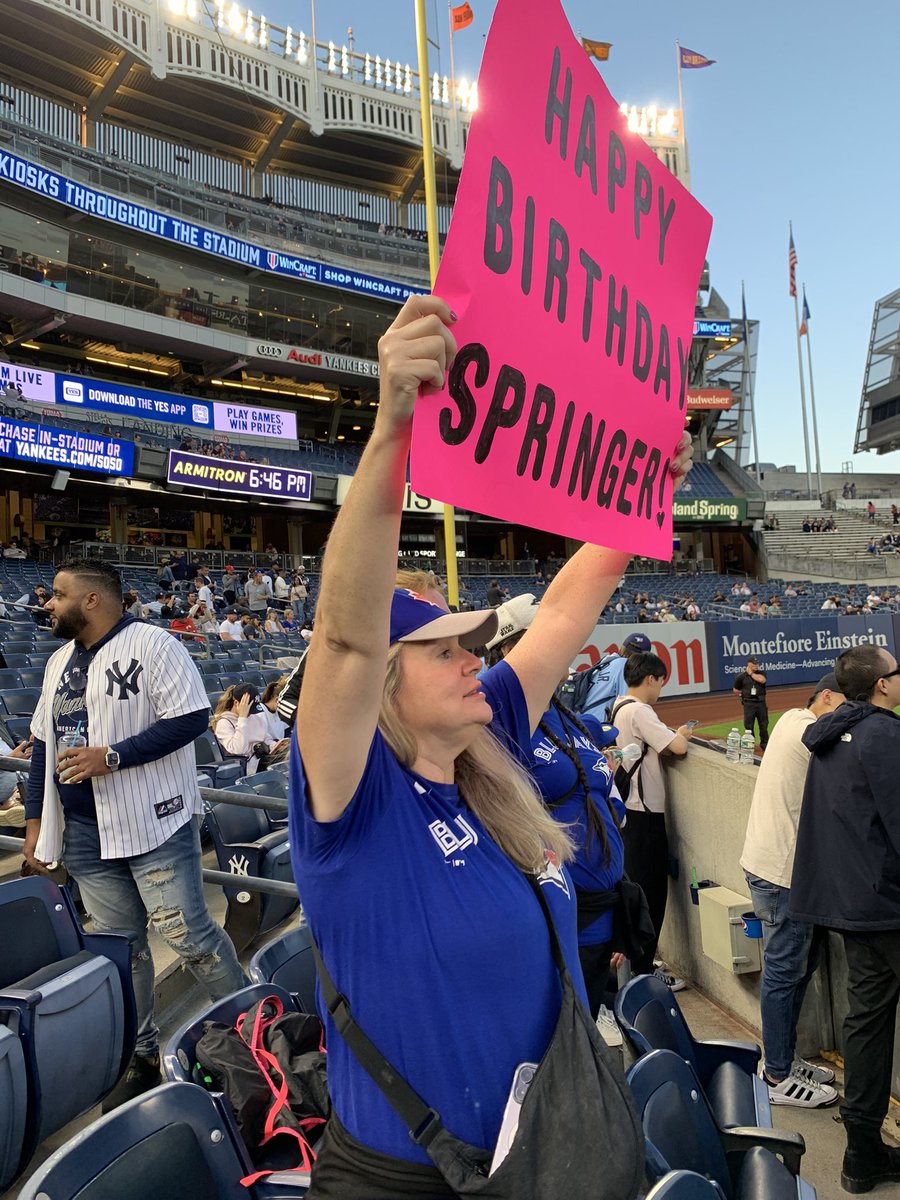 tasha_72's tweet photo. @BlueJays @GeorgeSpringer @MLB Happy Bday Springer! Jays fan in NYC https://t.co/6Q5T1VY9Ru