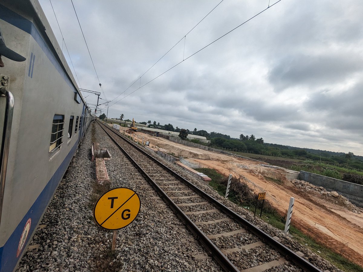 bengalurutrains's tweet photo. Work started on new #AnekalRoad railway station, which will have
-4 tracks
-FoB
-New station building
#DoublingProject https://t.co/yLG6NYxJFC