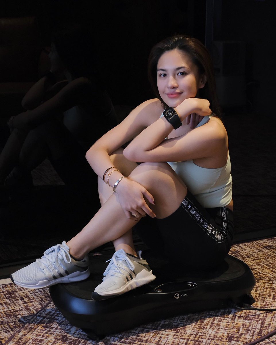 _chooboah's tweet photo. Julie Anne San Jose 'Sharing her newest discovery to losing more calories and staying fit - OGAWA EZ Tone Pro! This is very effective for light exercise, convenient and easy to use! @ogawa_ph
ig: myjaps
#JulieAnneSanJose
#RedefiningWellnessWithOGAWA
#OgawaPhilippines #OgawaPh https://t.co/HhA2EkBI3L