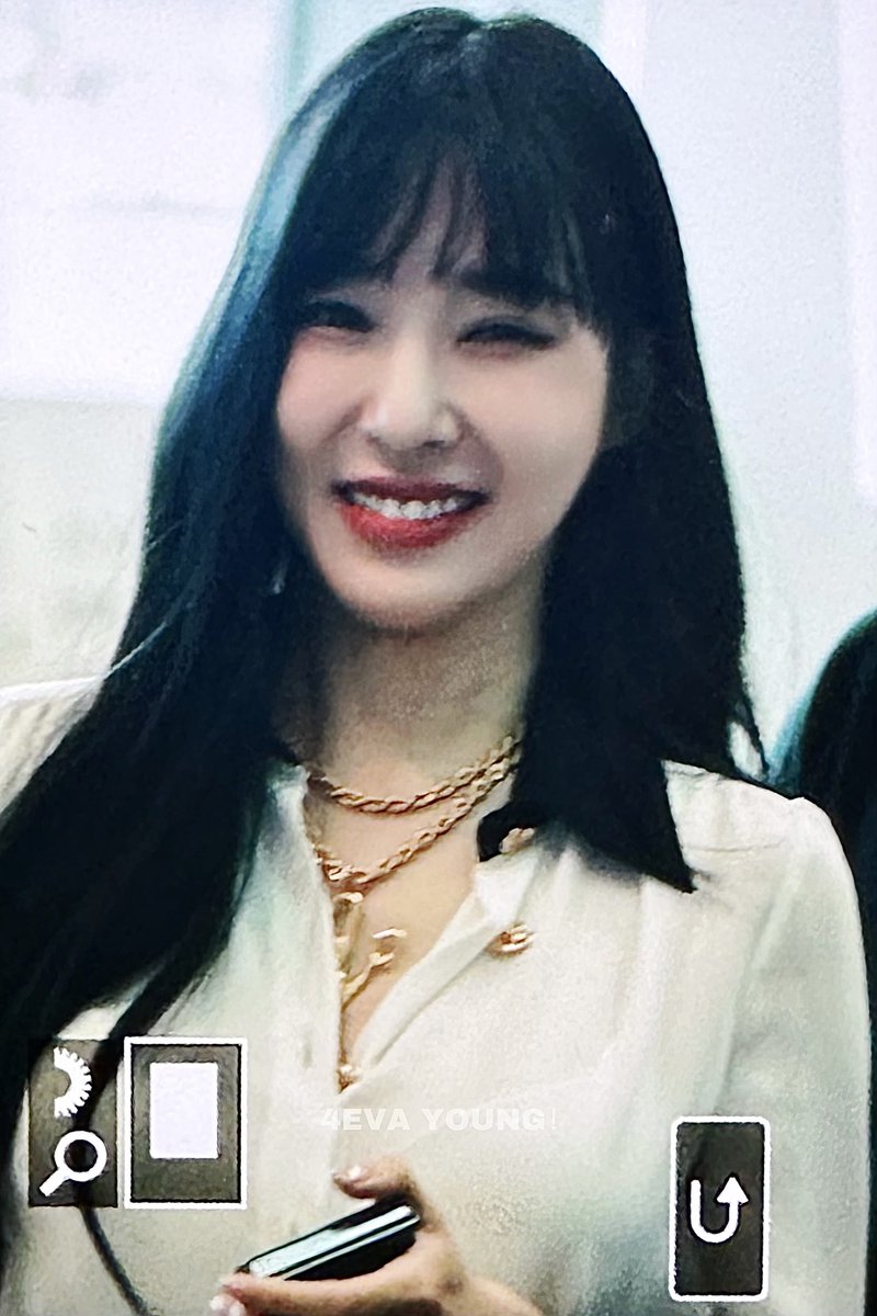 4EVAYOUNG801's tweet photo. 230920 안전비행🥹🩷  #티파니 #티파니영 #Tiffany #TiffanyYoung https://t.co/5SEUOCYDP2