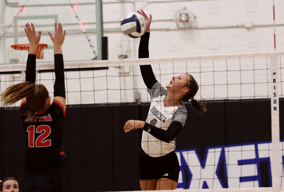 YNT_Christian's tweet photo. Unofficial #'s from EMF's 3-1 loss to Sutton:

Kaydence Haase 11 kills/4 aces
Savana Krupicka 7 kills
Ella Archer 4 kills/1 ace/3 blocks
Keila Ricenbaw 2 kills/1 ace/1 block
Malorie Staskal 3 kills/2 blocks
Kiley Oldehoeft 3 kills/1 ace/2 blocks
#nebpreps https://t.co/mVnnT1Mu9j