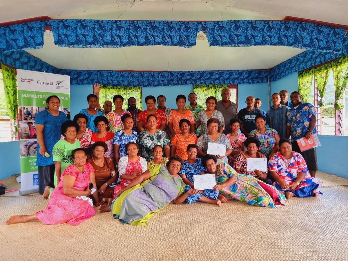 UNDP_Pacific's tweet photo. A collaborative effort in 🇫🇯 Kadavu! 220 farmers &amp; entrepreneurs (140♀️+80♂️) explored cooperatives and business continuity planning, the way for #sustainable local economic development. Kudos to our partners @MCTTTFiji &amp; the iTaukei Affairs Trust Board. 👉🏾https://t.co/ATtSqJhw2G https://t.co/oZRJbGN7pg