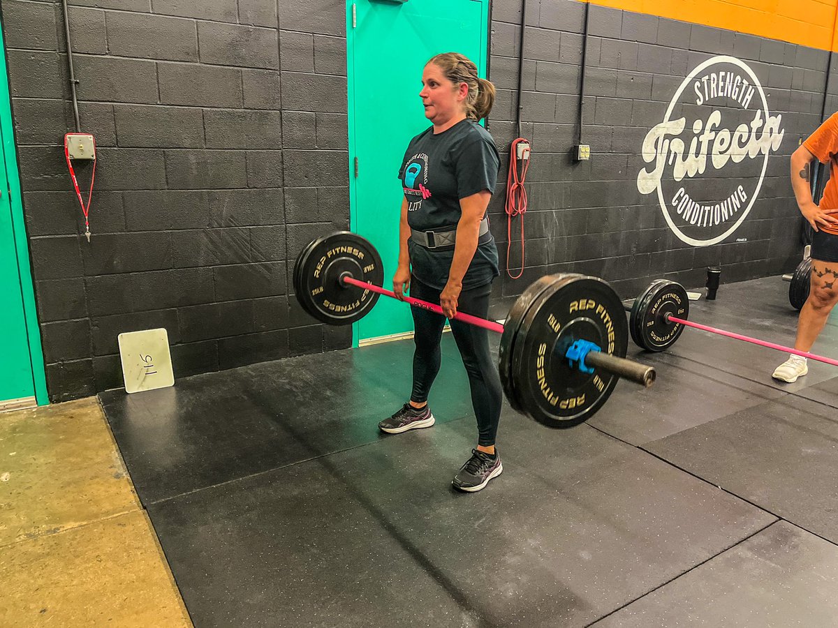 CoachBuck210's tweet photo. All we try to do is win the day
Stack some of those days together and you get some big things accomplished
Small wins compounded takes the 🎂
Happy Tuesday movers & shakers
#tuesday #work #gym #barbell #training #coach #coachbuck #lift #fitness https://t.co/FemnB0AOWv