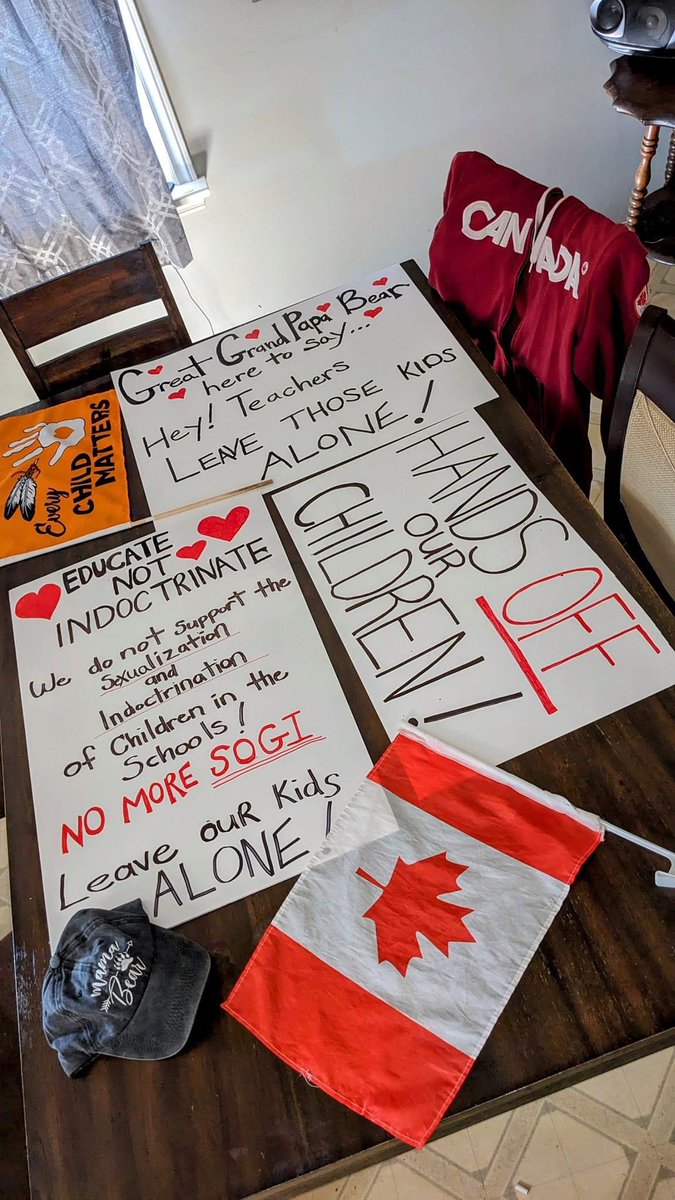 christinee28's tweet photo. I’m so proud of my sister and my Dad ❤️ They made signs for tomorrow.
#1MillionMarch4Children #keepitpeaceful #nohate https://t.co/YUtTkAjSwq